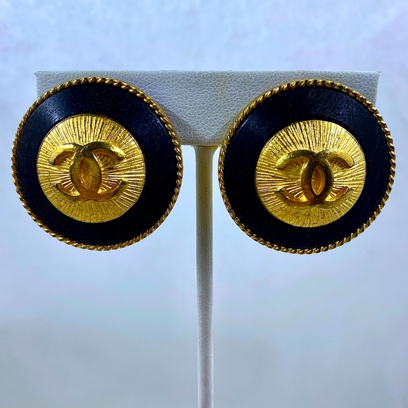 CHANEL Vintage Gold Sunburst CC Logo And Wood Clip Earrings - Picture 1 of 6